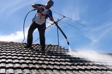 Roof & Gutter Power Cleaning