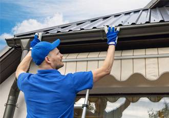 Commercial Gutter Unblocking