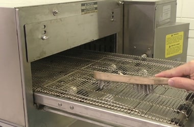 Conveyor Oven Cleaning