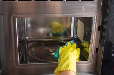 Deep Microwave Interior Cleaning